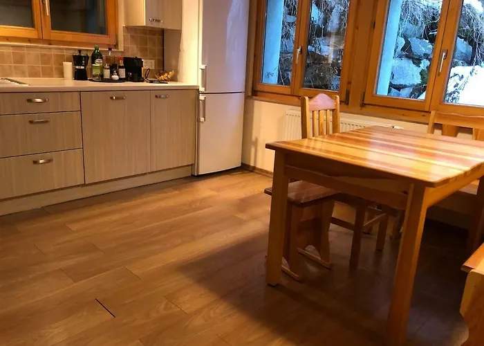 With Beautiful Views In Apartment *